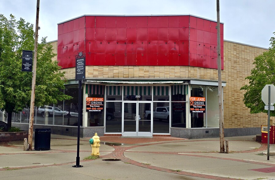 200-208 N Washington St, Owosso, MI for sale - Building Photo - Image 1 of 1