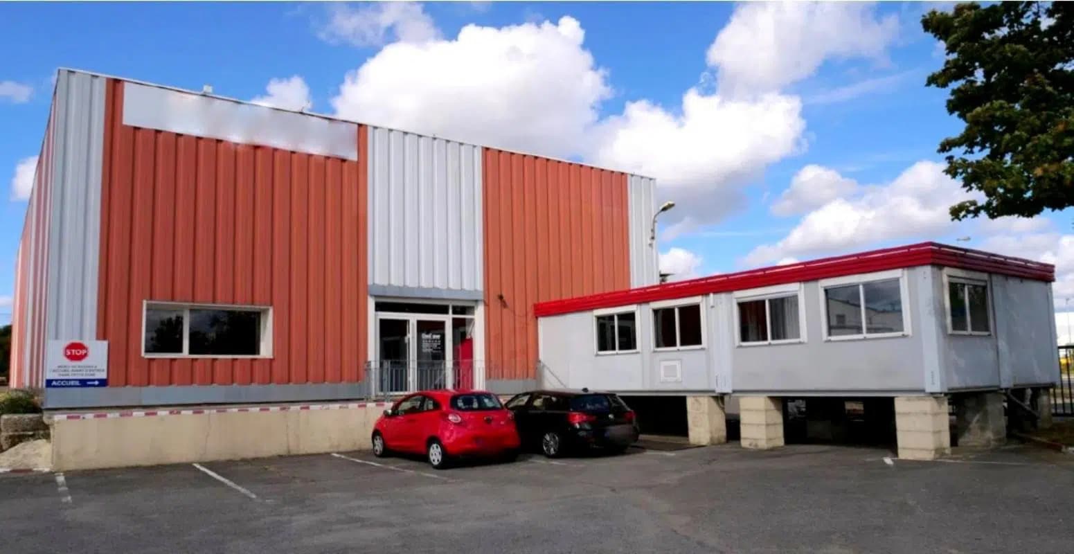 Office in Coignières for lease Building Photo- Image 1 of 5