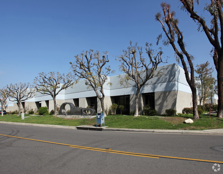 2801 Saturn St, Brea, CA for lease - Building Photo - Image 1 of 7