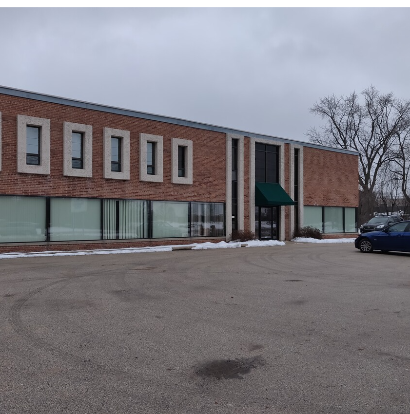 N48W13334 Hampton Ave, Menomonee Falls, WI for sale Primary Photo- Image 1 of 1