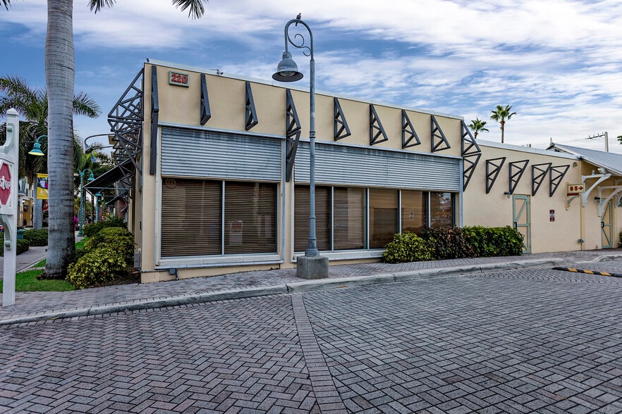 220 NE 1st St, Delray Beach, FL for lease - Building Photo - Image 1 of 4