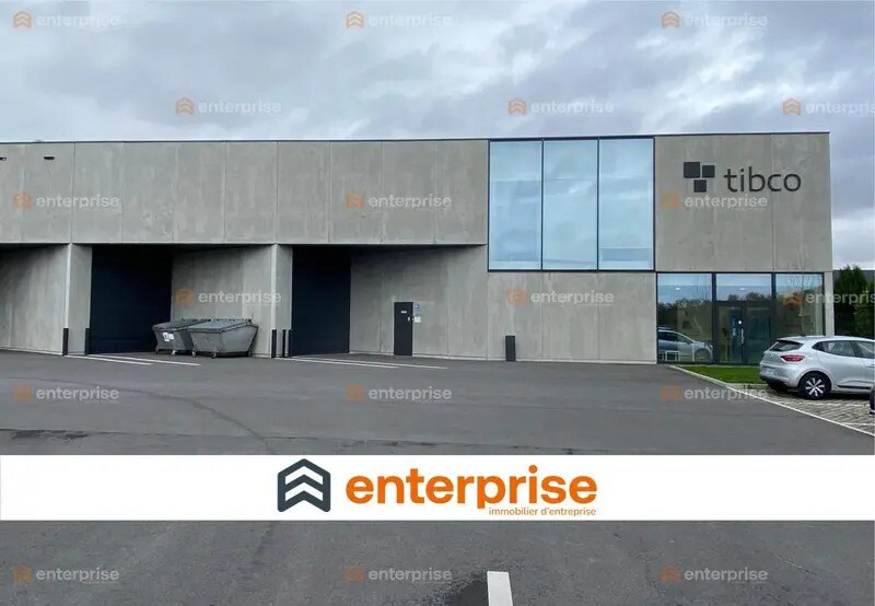Industrial in Carvin for lease Building Photo- Image 1 of 10