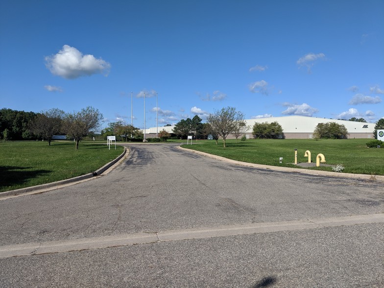 100 Industrial Dr, Adrian, MI for sale - Primary Photo - Image 1 of 1