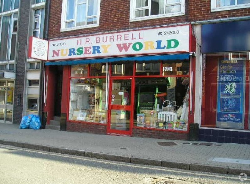 22 Church Rd, Burgess Hill for lease - Primary Photo - Image 1 of 2