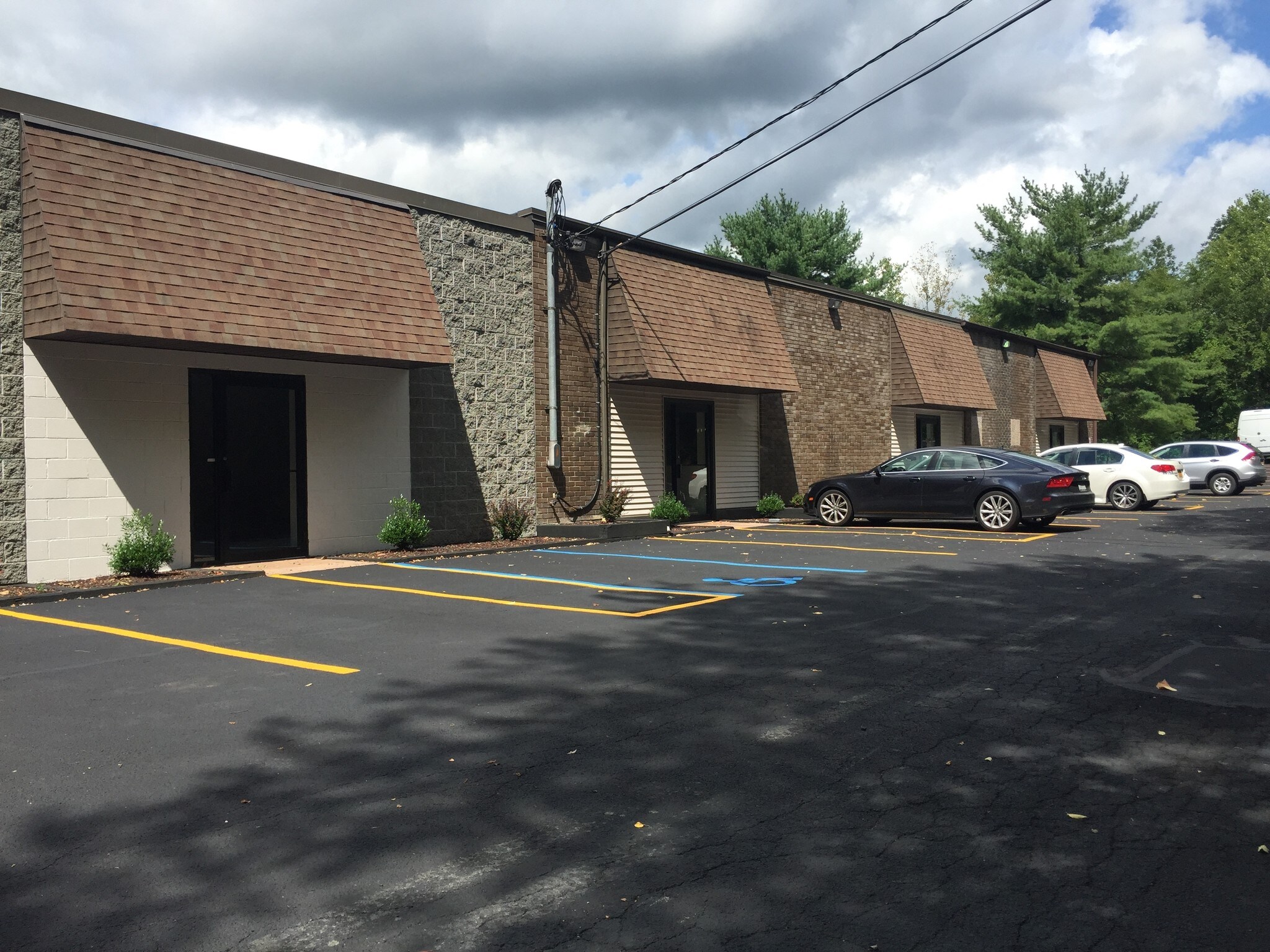 15 Little Brook Ln, Newburgh, NY 12550