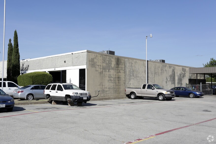 521 N Interurban St, Richardson, TX for lease - Building Photo - Image 2 of 10