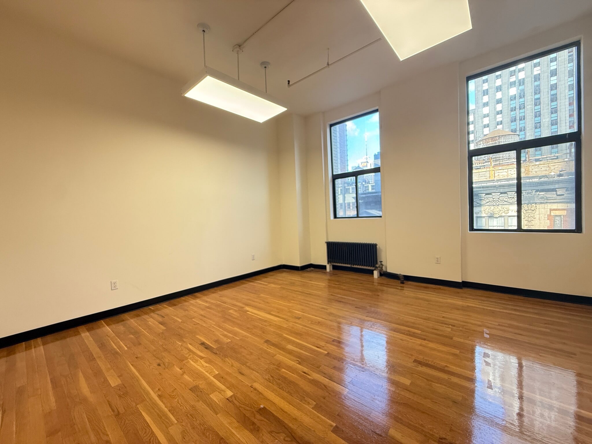 16 W 32nd St, New York, NY for lease Interior Photo- Image 1 of 4