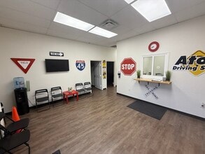 11233 Crown Park Dr, Houston, TX for lease Interior Photo- Image 1 of 9