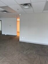 11921 152 St NW, Edmonton, AB for lease Interior Photo- Image 2 of 8