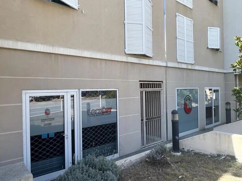 Retail in Antibes for lease - Building Photo - Image 3 of 14
