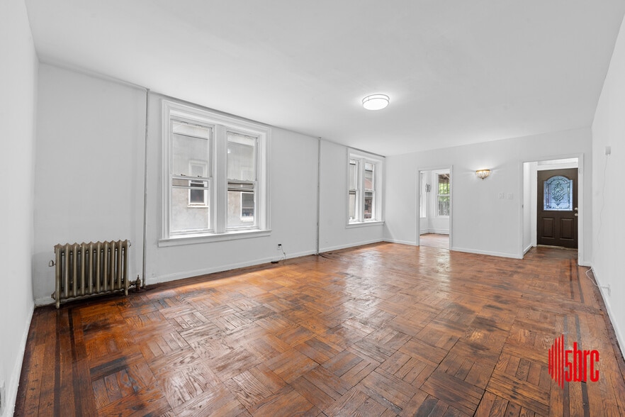255 E 55th St, Brooklyn, NY for sale - Building Photo - Image 3 of 13
