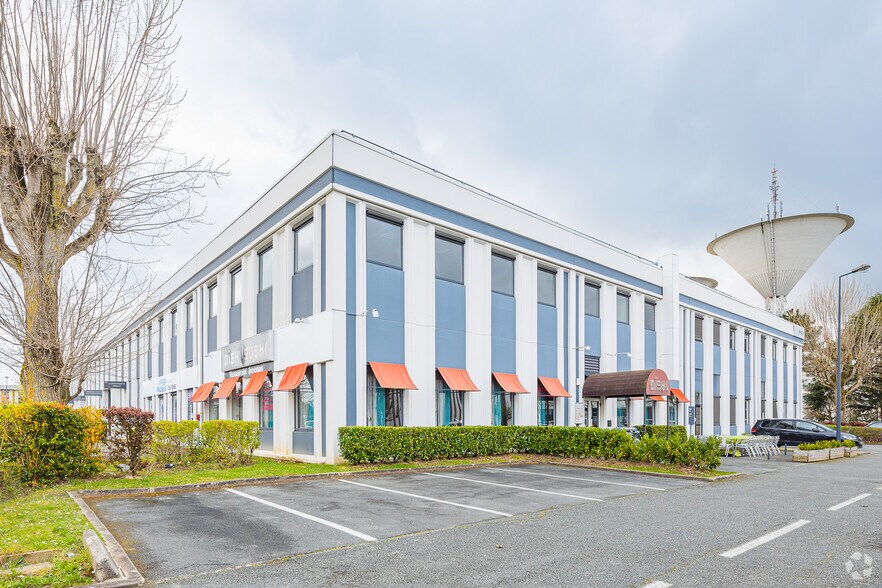 Flex in Villebon-sur-Yvette for lease - Building Photo - Image 2 of 2
