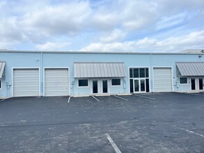 1200-1340 Stirling Rd, Dania Beach, FL for lease Building Photo- Image 1 of 15