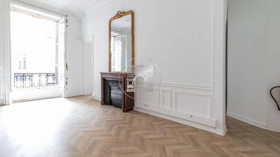 Office in Paris for lease - Interior Photo - Image 1 of 6