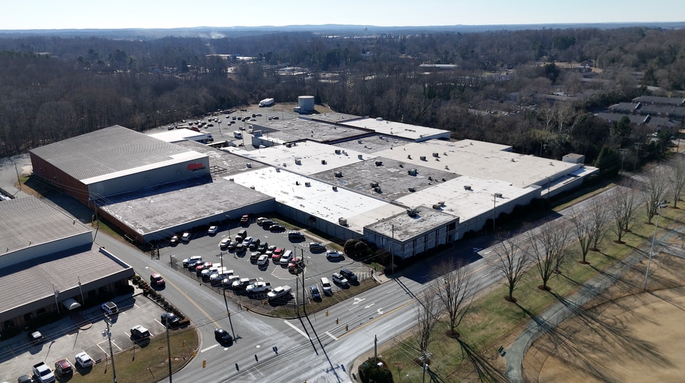 1406 Mebane St, Burlington, NC for lease - Building Photo - Image 1 of 9