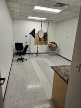 1175 Corporate Woods Pkwy, Vernon Hills, IL for lease Interior Photo- Image 2 of 10