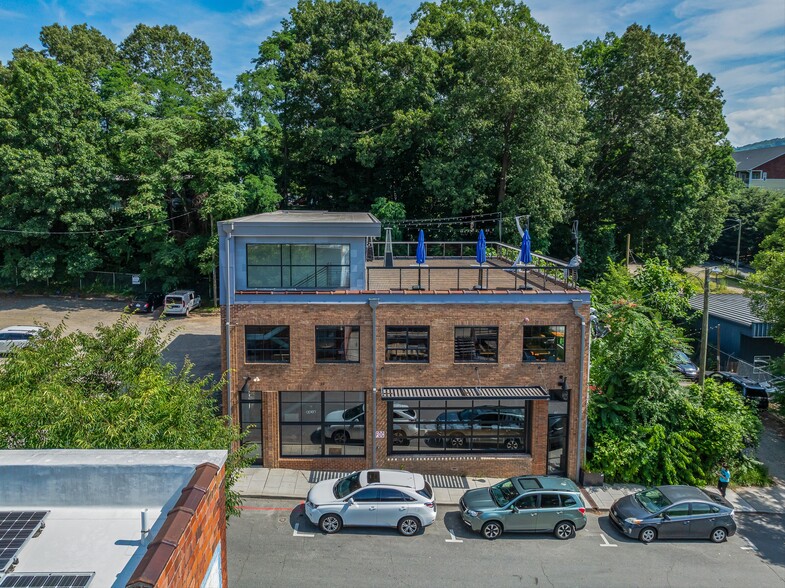 39 Banks Ave, Asheville, NC for lease - Building Photo - Image 1 of 45