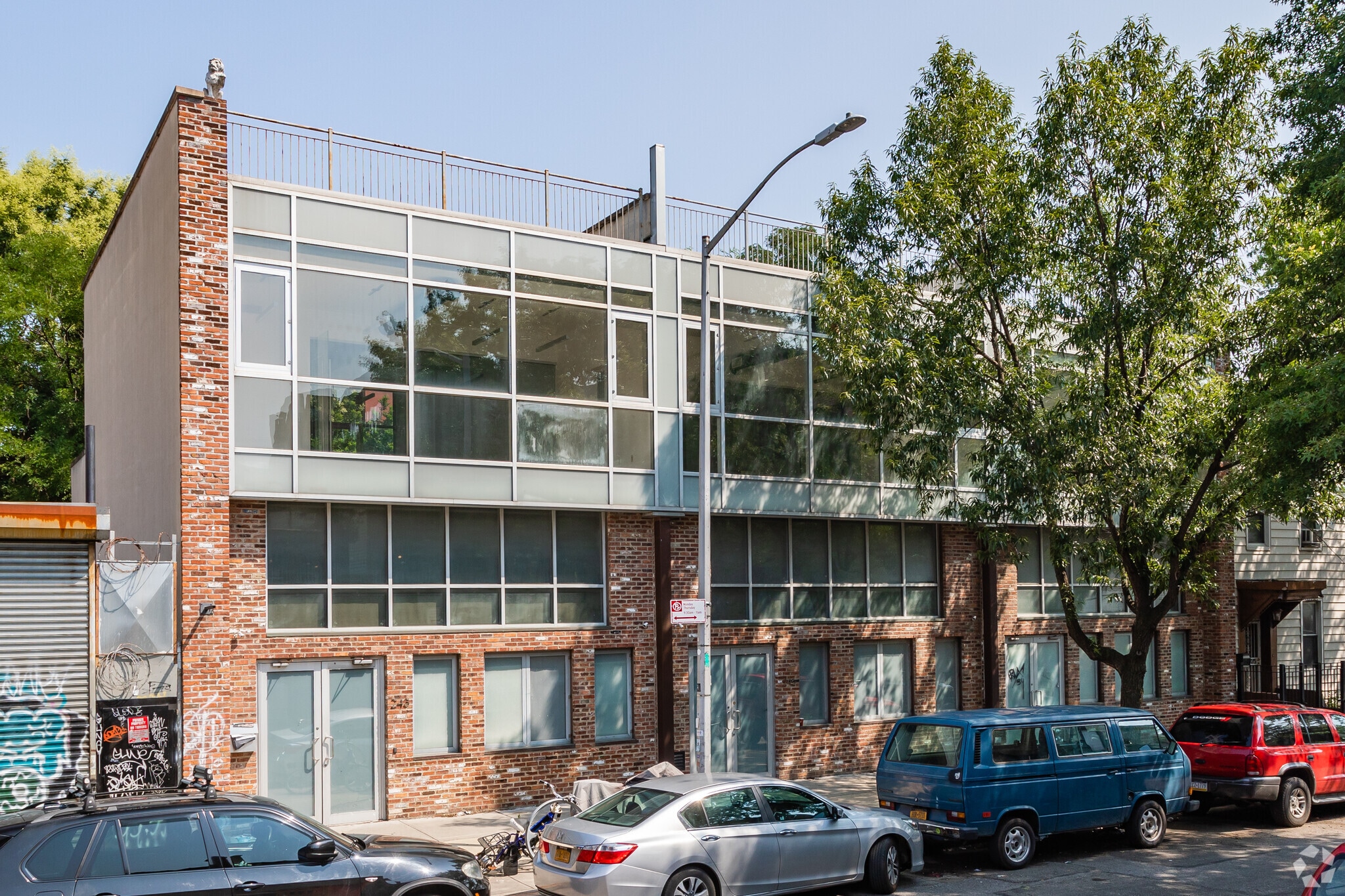 243-247 Boerum St, Brooklyn, NY for lease Building Photo- Image 1 of 8