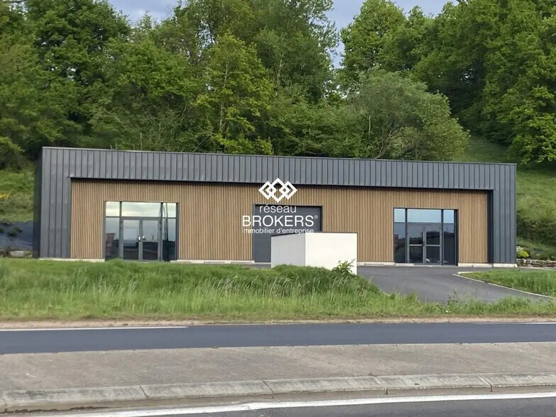 Office in Thiers for lease - Building Photo - Image 1 of 14