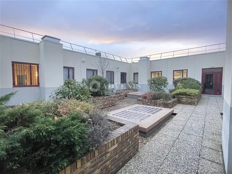 Office in Villepinte for sale - Building Photo - Image 1 of 9