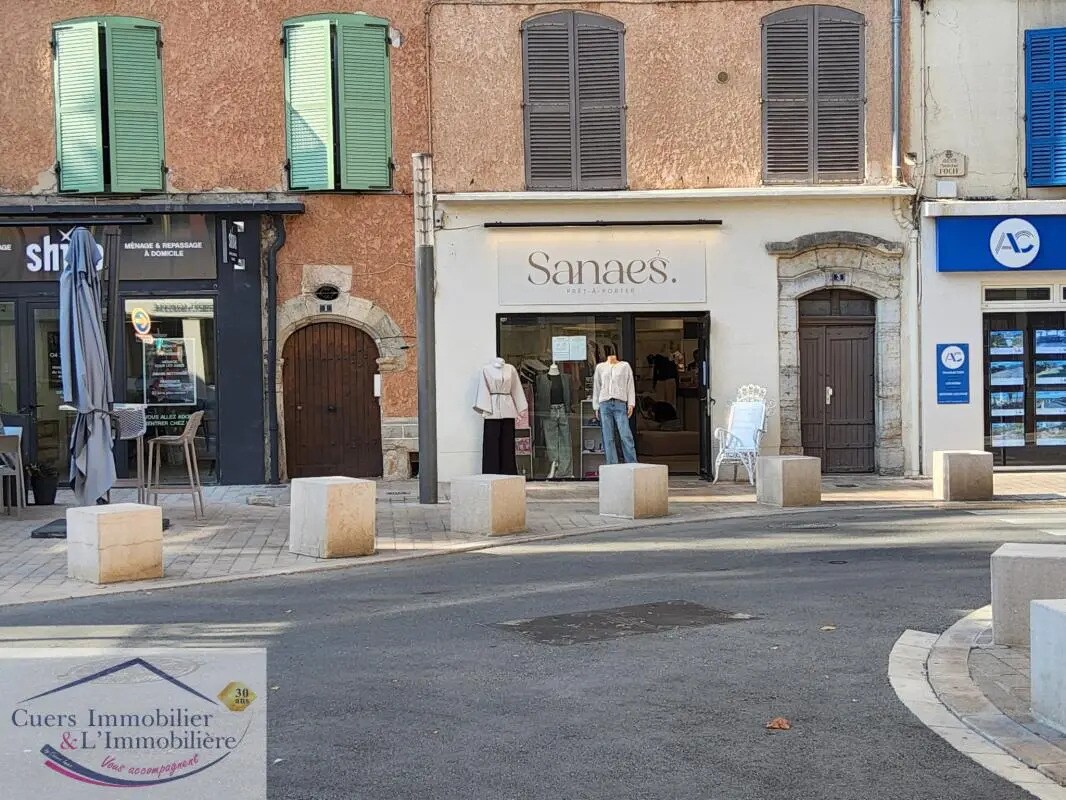 Retail in Cuers for lease Building Photo- Image 1 of 14