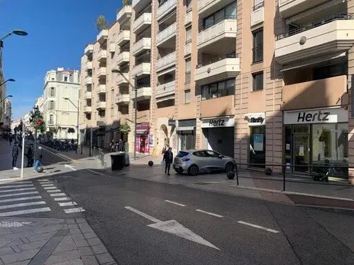 Retail in Cannes for lease Building Photo- Image 1 of 6