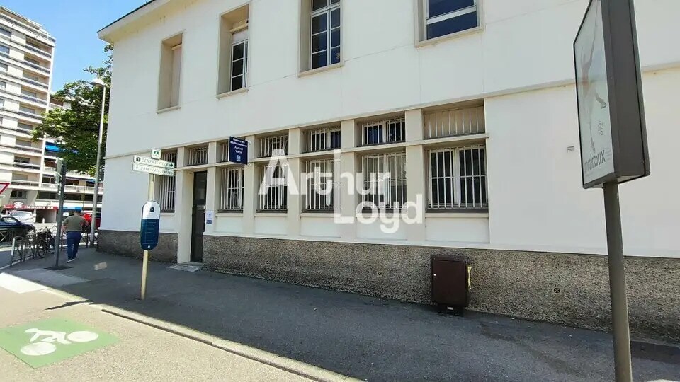 Office in Chambéry for lease Building Photo- Image 1 of 10