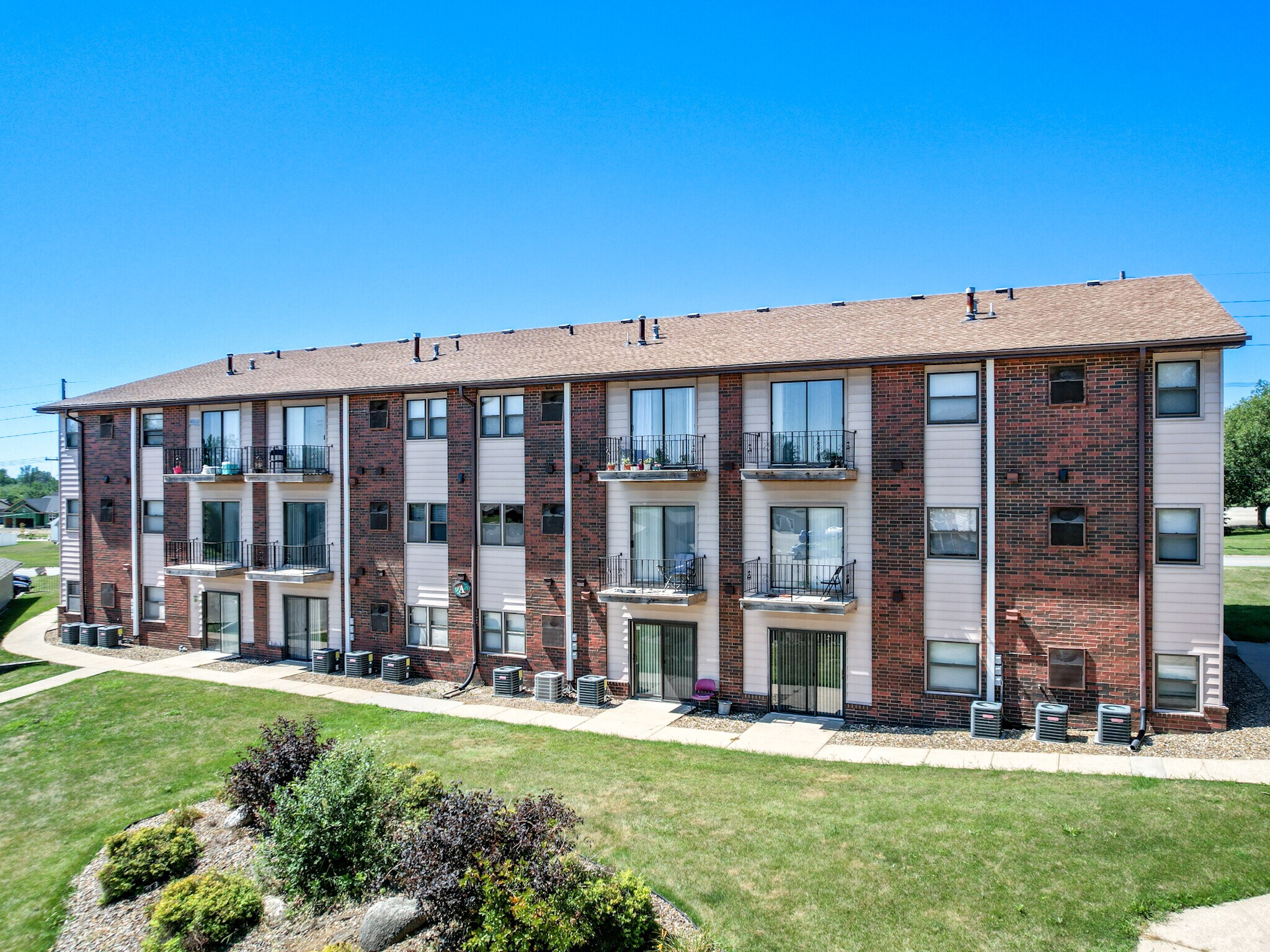 2510 S 6th St, Marshalltown, IA 50158