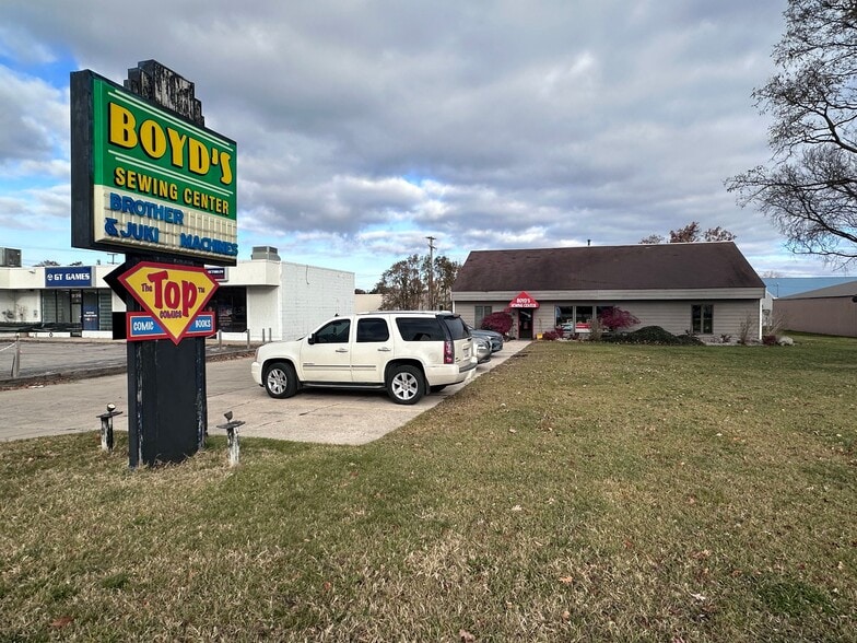 966 W South Airport Rd, Traverse City, MI for sale - Building Photo - Image 1 of 38