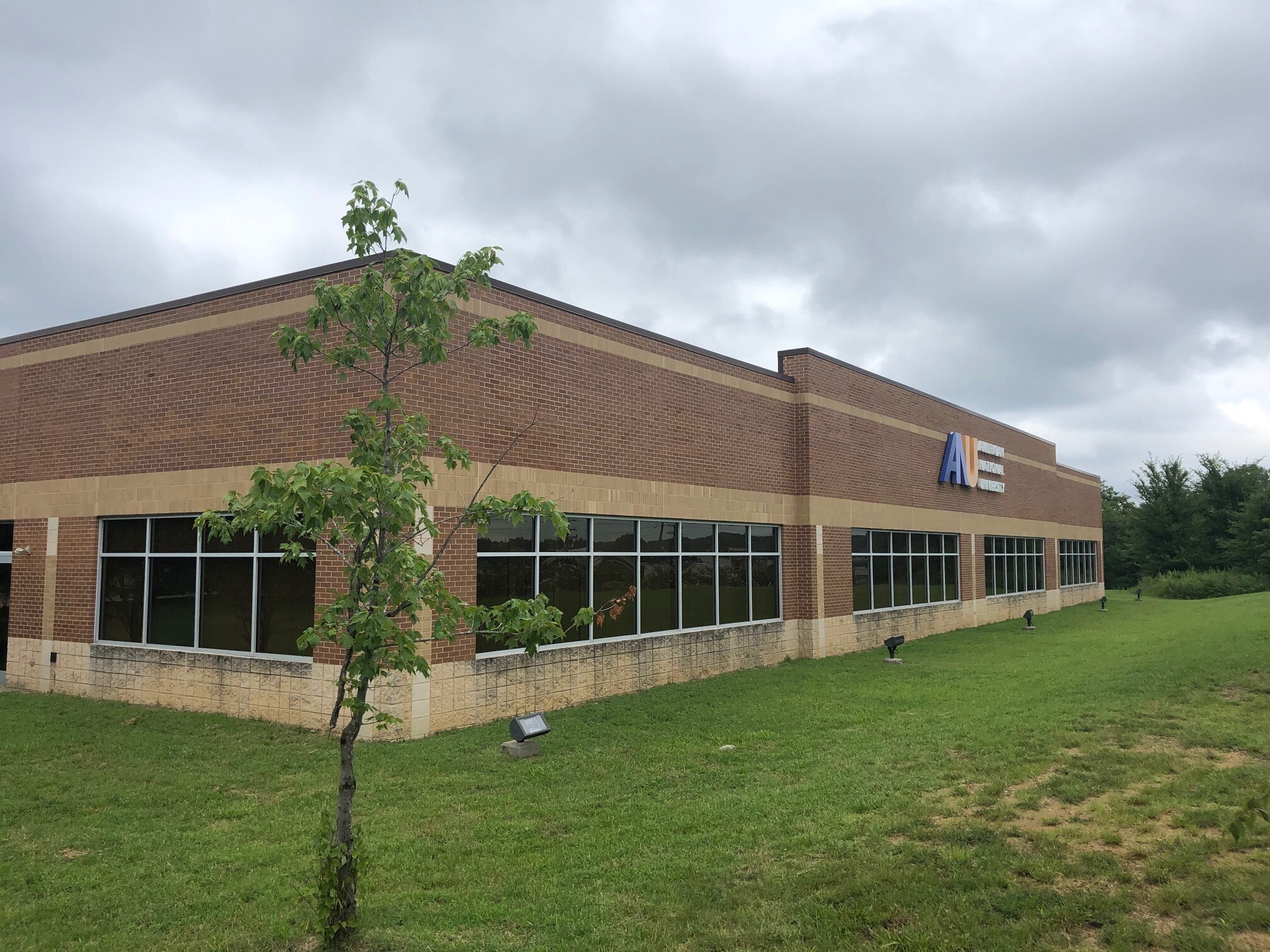 336 Old Riverside Dr, Danville, VA 24541 OfficeRetail for Lease