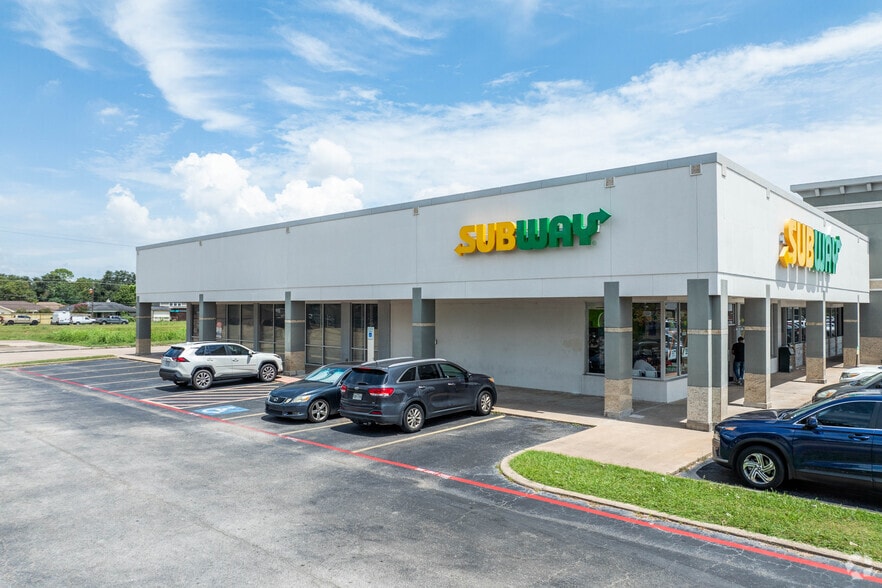 8301 Spencer Hwy, Deer Park, TX for lease - Building Photo - Image 3 of 13