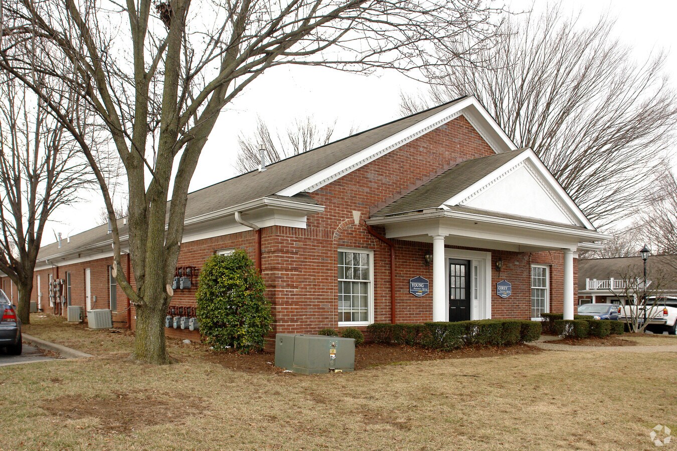 3832 Taylorsville Rd, Louisville, KY 40220