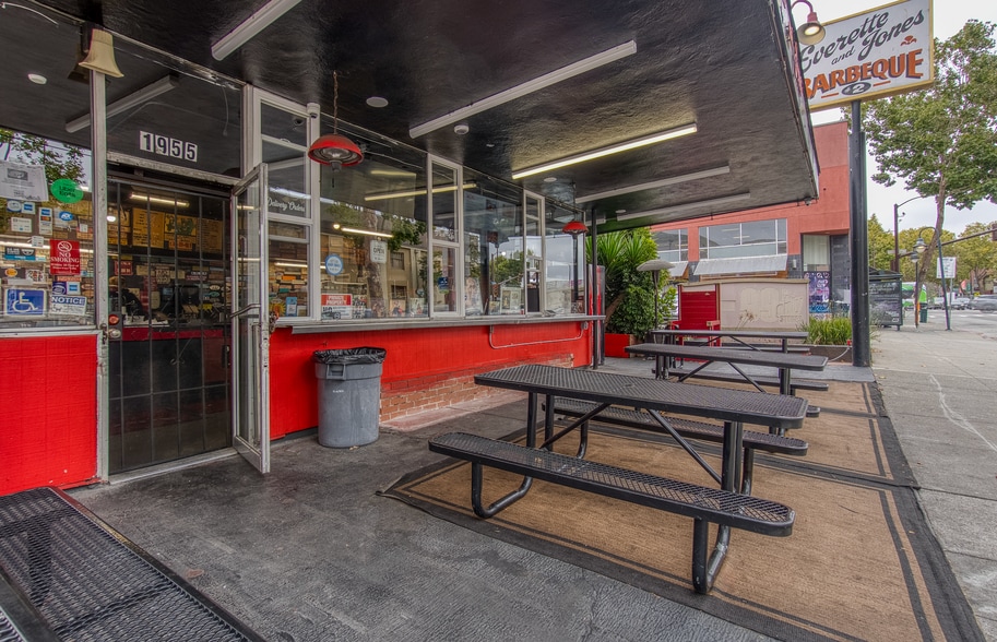 1931-1941 & 1955 San Pablo Ave portfolio of 2 properties for sale on LoopNet.com - Building Photo - Image 3 of 5