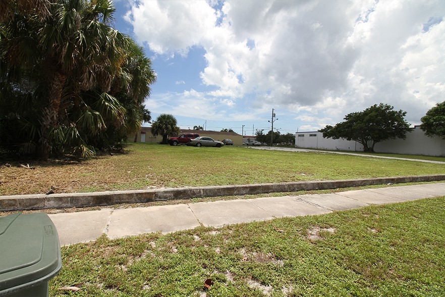 534 S 5th St, Fort Pierce, FL for sale - Building Photo - Image 1 of 5