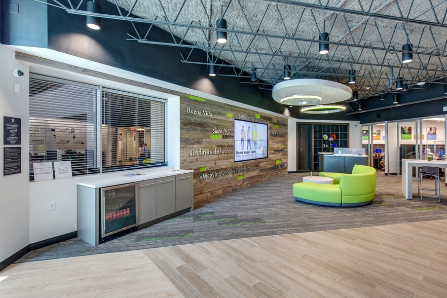 9601 Jones Rd, Houston, TX for lease - Interior Photo - Image 2 of 22