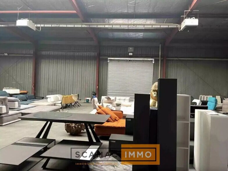 Industrial in Vitrolles for lease - Interior Photo - Image 2 of 5