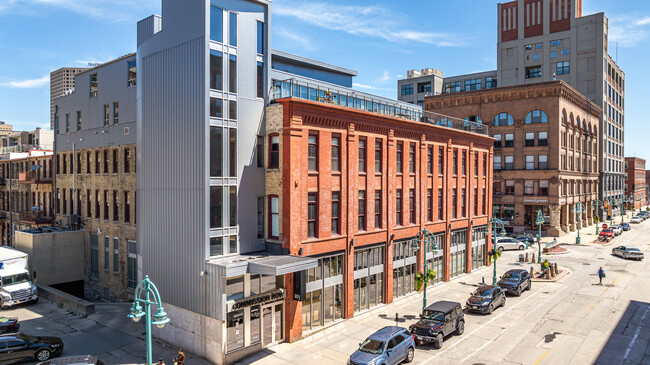 More details for 301-315 N Broadway, Milwaukee, WI - Office for Lease