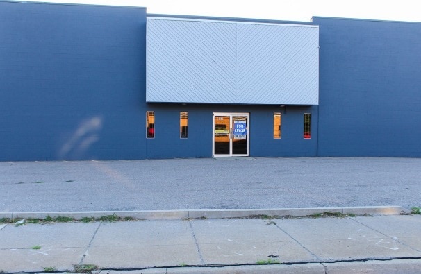 607 N Rochester Rd, Clawson, MI for sale - Building Photo - Image 2 of 3