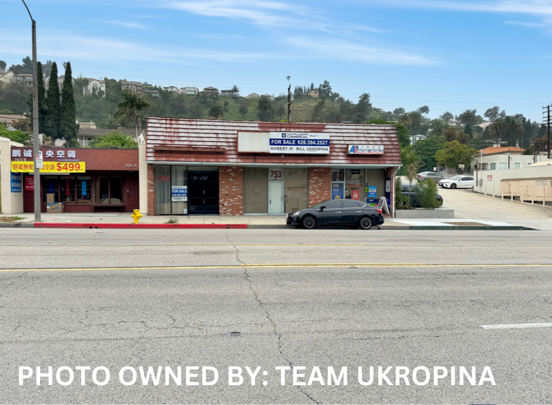 751-755 S Atlantic Blvd, Monterey Park, CA for sale - Building Photo - Image 2 of 11