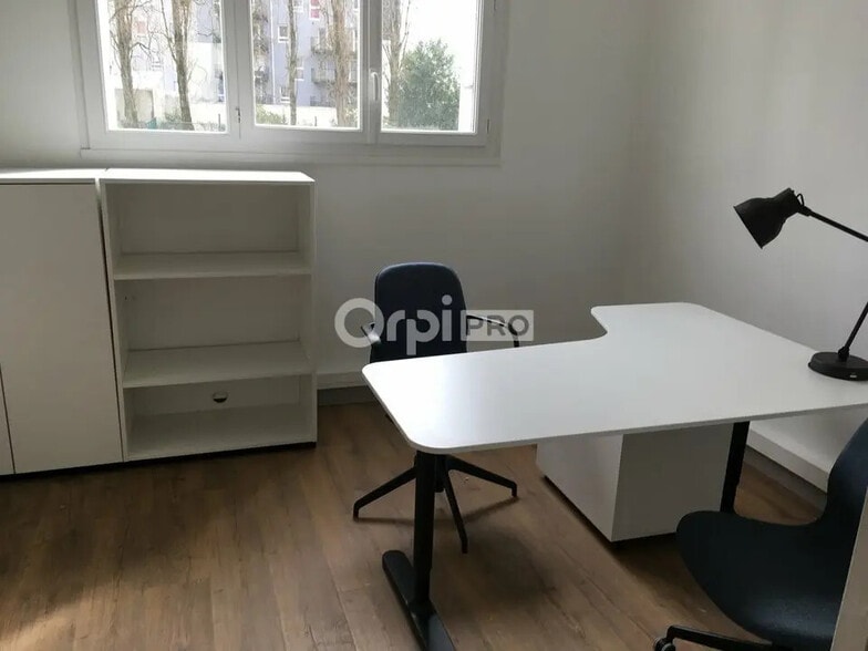 Office in Saint-Herblain for lease - Interior Photo - Image 1 of 6