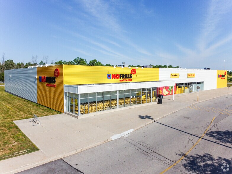 1135 Thompson Rd, Fort Erie, ON for sale - Building Photo - Image 1 of 1
