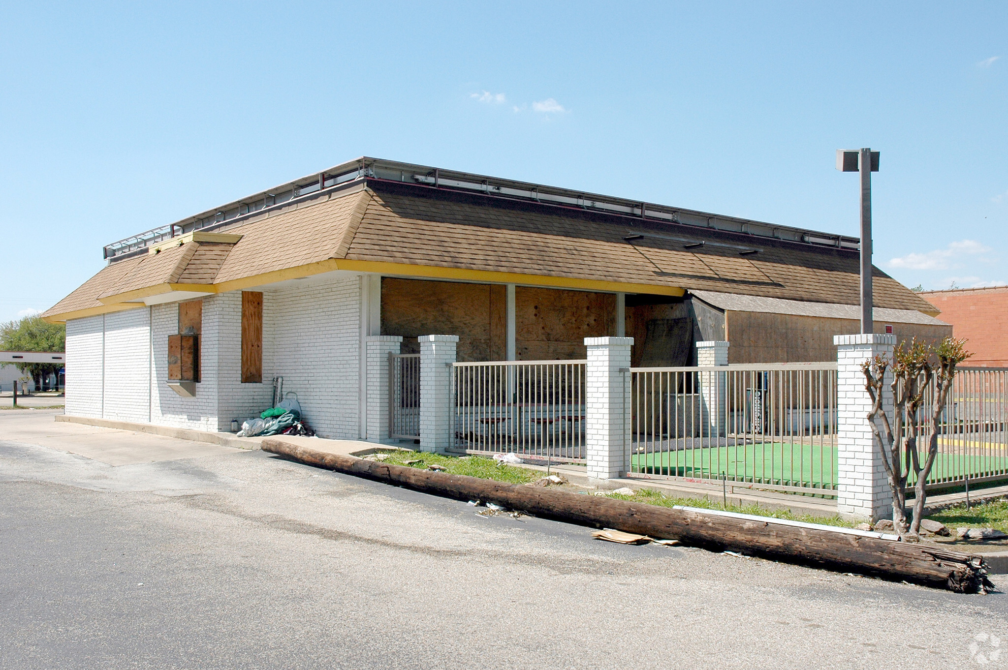 6740 Harrisburg Blvd, Houston, TX for lease Primary Photo- Image 1 of 4