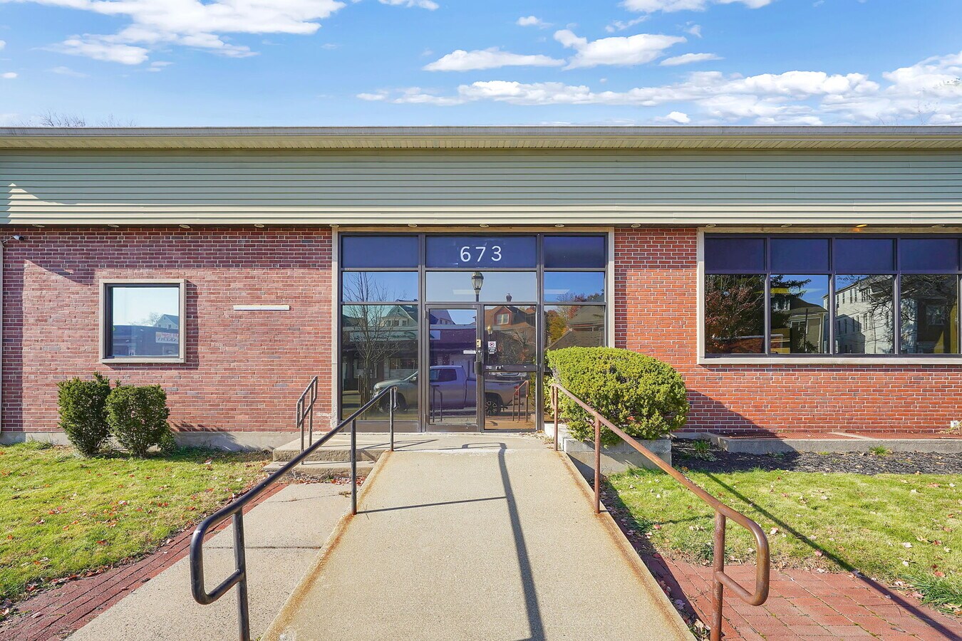 673 Maple Ave, Hartford, CT 06114