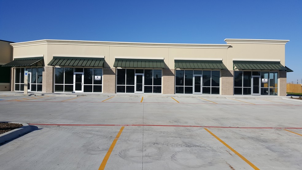 2821 Airline Rd, Corpus Christi, TX for lease - Primary Photo - Image 1 of 6