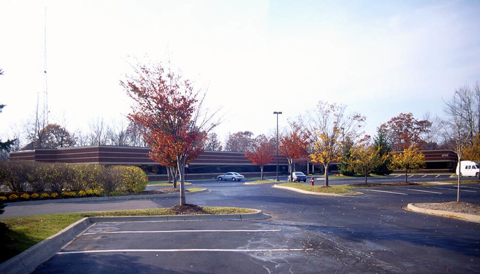 41700 Gardenbrook Rd, Novi, MI for sale - Building Photo - Image 1 of 1