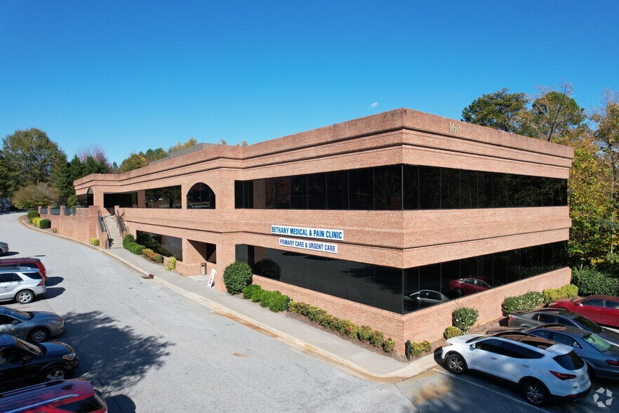 160 Kimel Forest Dr, Winston-Salem, NC for lease - Primary Photo - Image 1 of 11