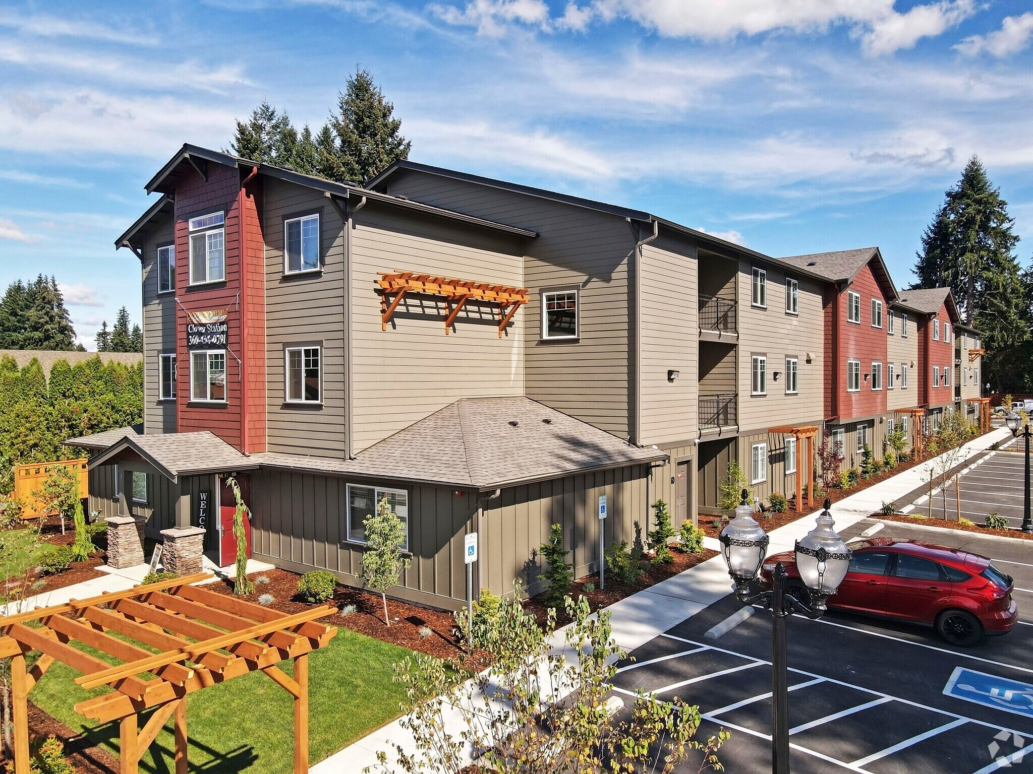 1310 Cedar Ave, Marysville, WA for sale Primary Photo- Image 1 of 9