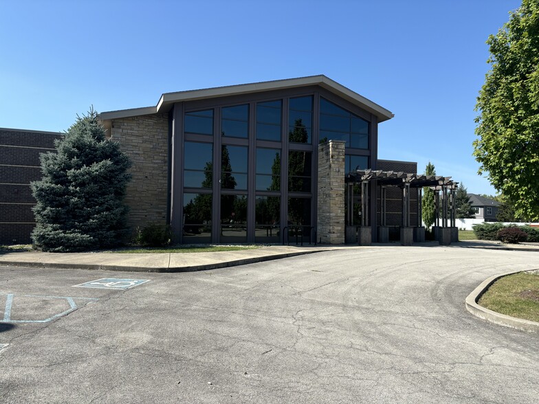 11481 Olio rd, Fishers, IN for lease - Building Photo - Image 3 of 12