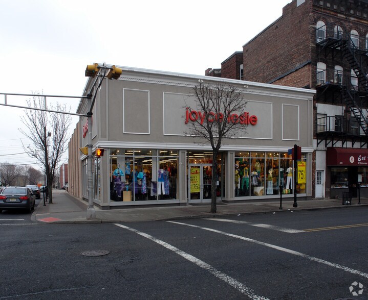 494 Broadway, Bayonne, NJ for sale - Building Photo - Image 2 of 7