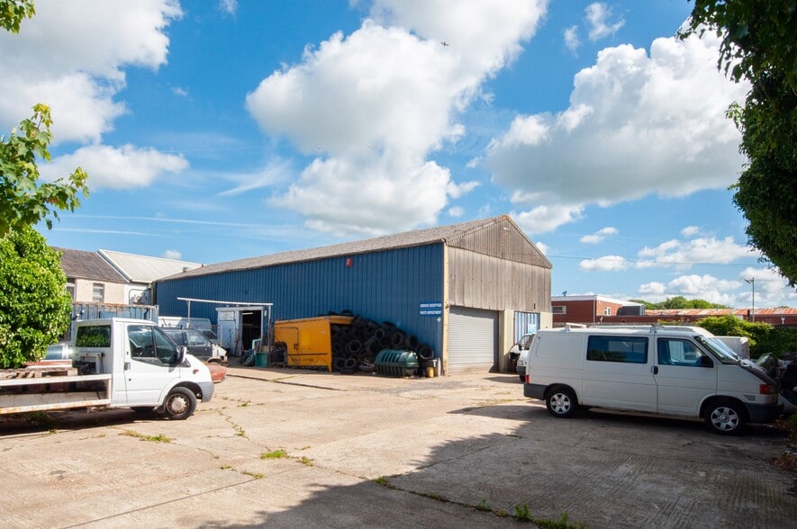 2 Brooklyn Rd, Seaford for sale - Building Photo - Image 1 of 1